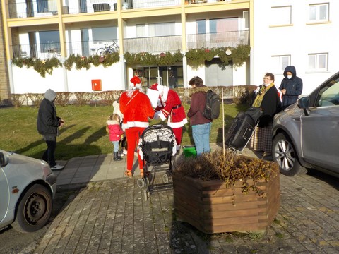 Promenade du père Noël à Herbuchenne