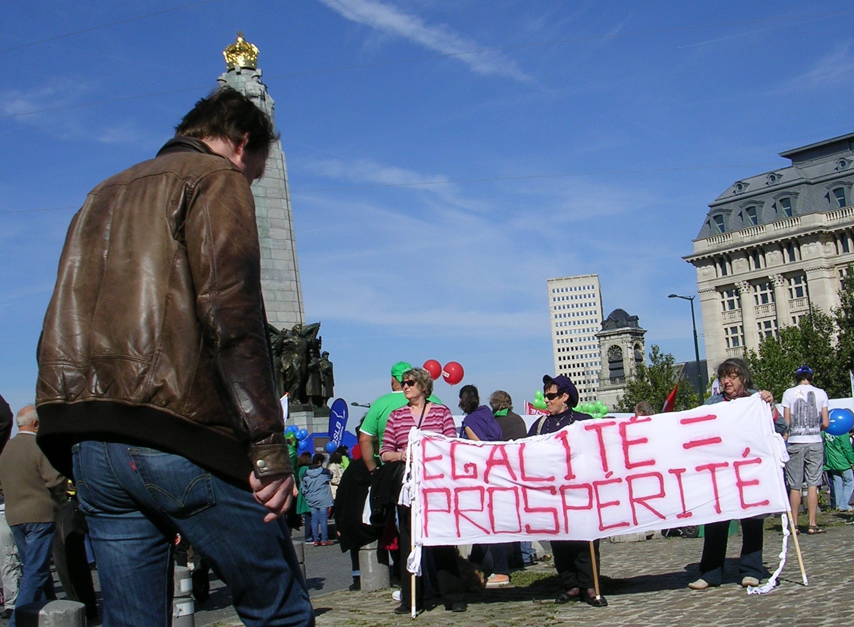 Rassemblement place Poelaert, première plateforme commune