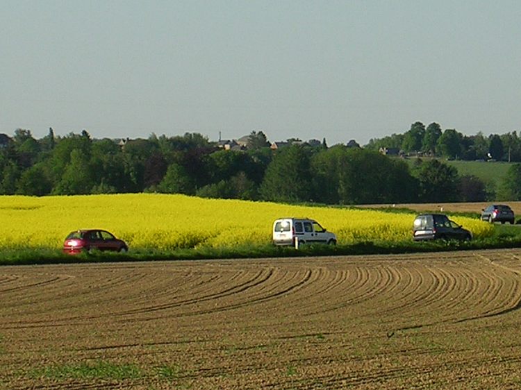 A la campagne aussi, il y des routes ! C'est d'ailleurs grce  elles qu'on y arrive (N948 Dinant-Spontin).